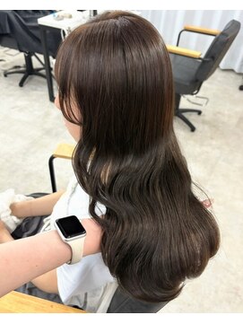 フランチェスカドットボブ(francesca.bob) 《別所好葉》グレージュカラー