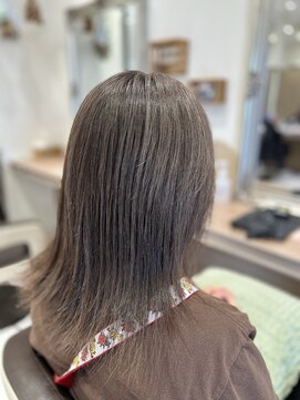 アッシュ 戸田公園店(Ash) ブリーチなしで作る透明感グレージュの白髪ぼかし