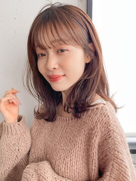 アグノス 青山(Agnos) ミディアムヘア 暗めカラー デザインカラー くびれヘア