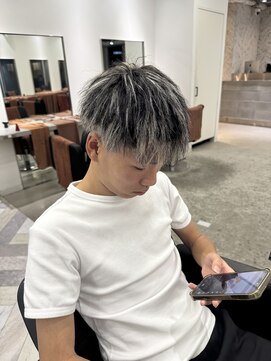 エイト 神戸三宮店(EIGHT) ツイスト＆金髪メッシュ