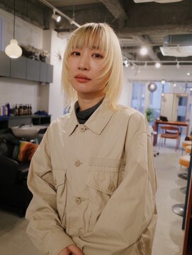 ヨー(Yoh-) 【レイヤーカット/中里千尋】シャギーカット/ウルフ/ブロンド