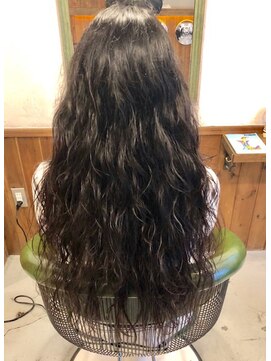 ヘアーデザイン スワロー(hair design Swallow) クセを活かしたスーパーロング