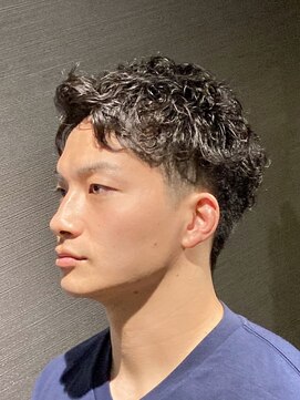 ビーダンディー(Bee dandy) 無造作ニュアンスカールパーマ ツーブロック マッシュショート