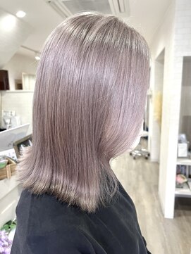 シェミール(CHEMIR) 顔まわりレイヤーボブ透明感ホワイトミルクティー【四日市】