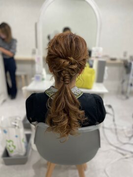 ラモ(RAMO) 変形ポニーテール