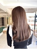 くびレイヤーエモージュ小顔似合わせカット斜めバング