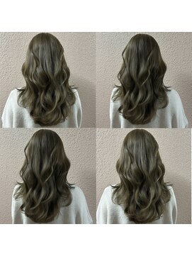 フィン(FiN by allure) 浦前ツバサ/ブリーチ無しで作る艶髪×オリーブグレイ[髪質改善]