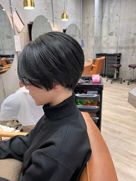 コージー(Kozy) さりげない刈り上げショートスタイル