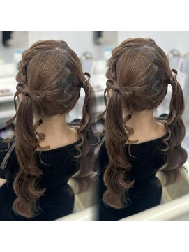 髪の毛リボンツインテール