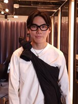 ブロック ジャポン(bloc japon)&nbsp;パーマありのセンターパートの前下がりのショートヘアー