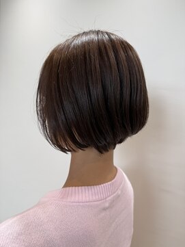 ロッカ(ROCCA) 丸みショートボブ×艶ブラウン