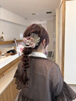 オアシスアヴェダ(OASIS AVEDA) 編みおろしアレンジ