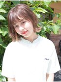 外ハネ 切りっぱなしボブ 小顔ヘア