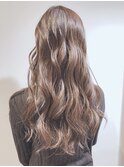 オリーブベージュ