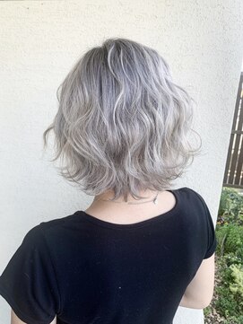 アリープアウル(ALEAP owl) ホワイトカラー[ハイトーンカラー/ホワイトブロンド/20代/30代]