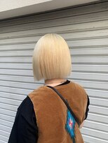 オンヌ(onnu) 抜きっぱなしブロンド X 切りっぱなしボブ