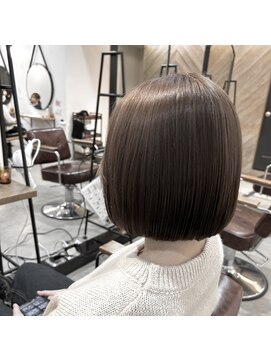 ロロネー 梅田(Lolonois) 【lolonois梅田】内巻きボブ(守山愛一郎)