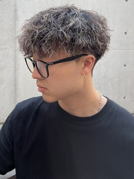 イーラ(era) ツイストスパイラルパーマメッシュマッシュ刈り上げツーブロック