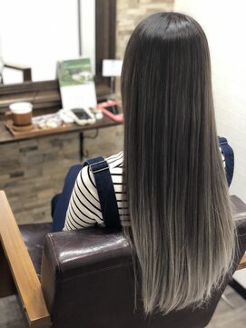 アトリエナガノ(atelier nagano) ニュアンスカラー/センターパート/ツヤ髪スタイル/ブルージュ