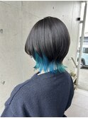 外ハネレイヤーカット×インナーカラーターコイズブルー×黒髪