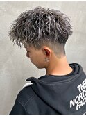 ホワイトメッシュツイストツイストスパイラル刈り上げショート