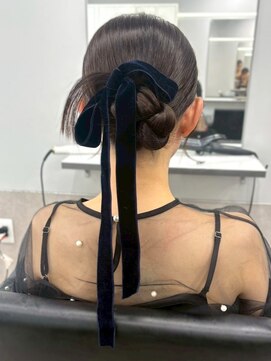 ロイオブジゼル(roi of GiseL) ヘアセット リボンアレンジ カチモリ お呼ばれ 結婚式 ライブ
