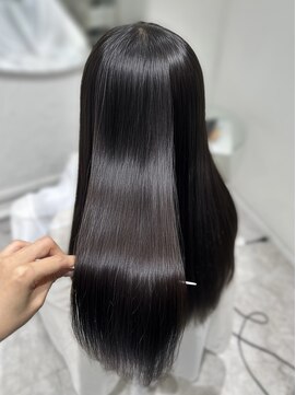 シーン(scene) 【Hikaru】ツヤ感、まとまり◎中性ストレート