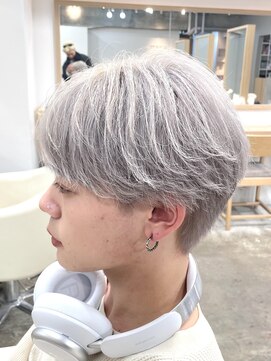 アイトーキョー 渋谷(AI TOKYO) ホワイトシルバー