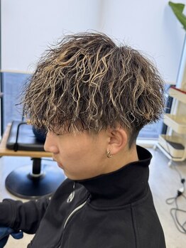 フィカ(fika)の写真/メンズカット&デザインパーマ11000円◇自宅でもセットがしやすく、ONOFFきまるスタイルへ!メンズ/パーマ