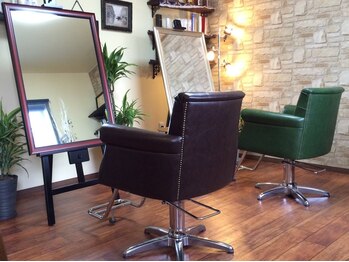 キュリアス(Curious)の写真/オシャレなインテリアと、落ち着いた雰囲気の《Curious》であなたの理想のスタイルに大変身◎