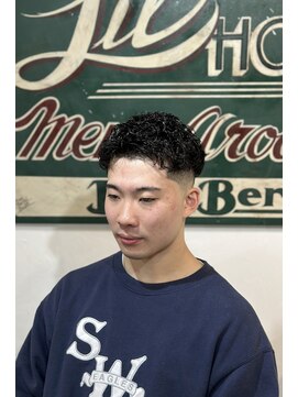 リルホビーズメンズグルーミング(Lil Hobbys Men's Grooming) ＜理容室＞＜バーバー＞メンズ短髪ショートパーマスタイル