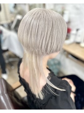 ラウラアンドロー(LAURA&RO) ダブルカラー/ケアブリーチ/インナーカラー/ベージュ【塚口】