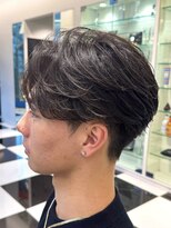 オーシャントーキョー(OCEAN TOKYO)&nbsp;韓国マッシュフェザーパーマニュアンスパーマセンターパート黒髪