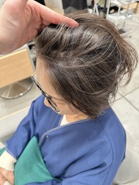 stair : case ginza7【ステアケース】 大人ハイライト白髪ぼかしグレージュカラー髪質改善