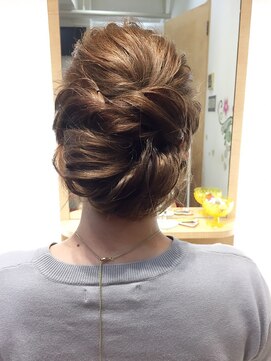 エル(EL) ツイストシニヨン