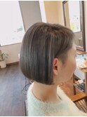 刈り上げ切りぱなしボブ