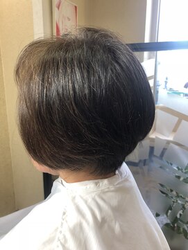 エイチ エアー ダヴ H air DAV調布北口 グラデーションショート。