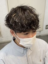 フィフス 原宿(fifth)&nbsp;波巻きスパイラルツイストスパイラルパーマハイライトマンバン