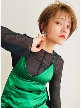 ロイジー(roijir) 表参道roijir 耳掛けショート ×前下がり