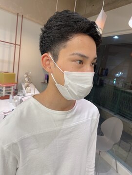 テオ(Theo) 波巻きスパイラルパーママッシュショート無造作パーマ刈り上げ