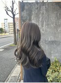 オリーブベージュ