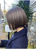 ナチュラルボブ切りっぱなしボブハイライトグレージュ大人ヘア