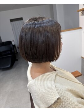 テム(TeM) 抜け感のある◇ミニボブ