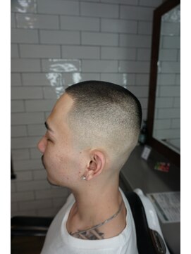 タフ バーバーショップ(TOUGH BARBER SHOP) 6mmスキンフェードボウズ