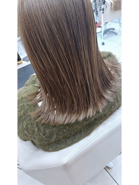 スリーピースアクシス (Three Peace axis) トステアジェルカラーでメンテナンス！