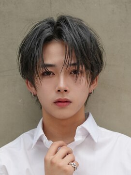 フィフス トウキョウ (fifth TOKYO) シャープ質感のシースルーセンターパーマ