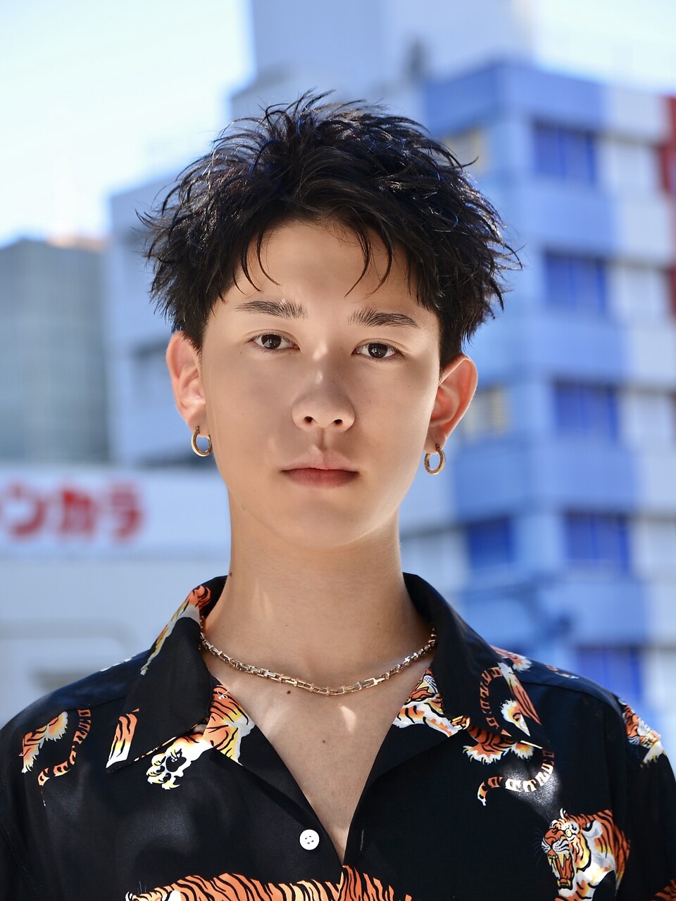 ARIADNAw パンクショートトップ スイングショート アップバング：L266383919｜ゴールド 大阪 梅田店