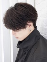 エイド 本店(aid) 前下がり毛流れセンターパート束感刈り上げツーブロックビジネス