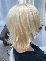 ルネラトーキョー(RUNERA TOKYO) ウルフカット ハイトーン 抜きっぱ