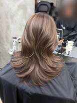 エッセンザ 梅田(ESSENZA)&nbsp;レイヤーカット×ハイライト